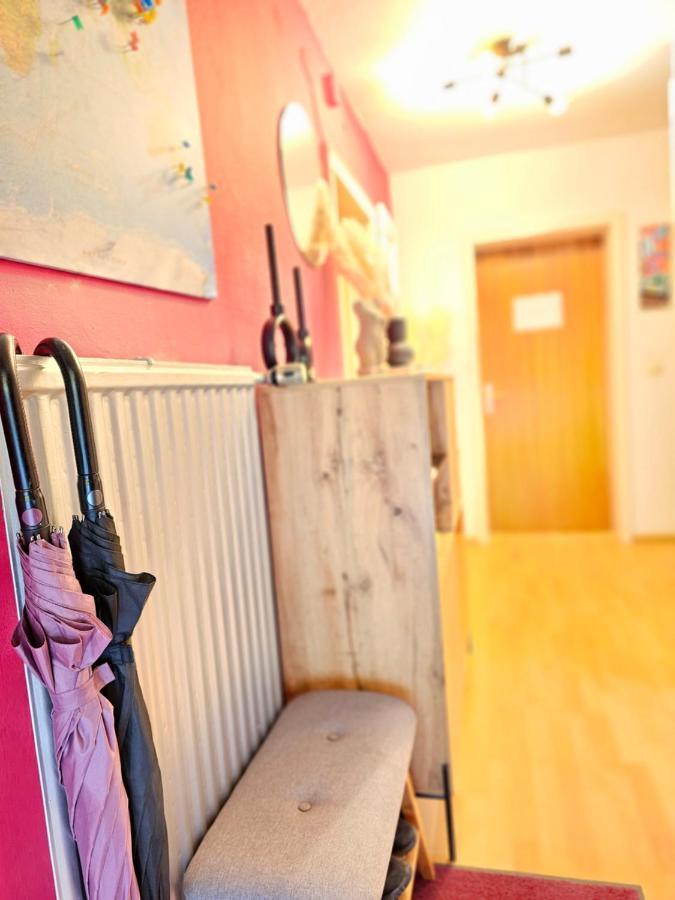 Doppelzimmer 1 I Geteiltes Bad & Kueche I Mit Dem Nur 4 Min Bis Zum Hauptbahnhof Privatunterkunft *