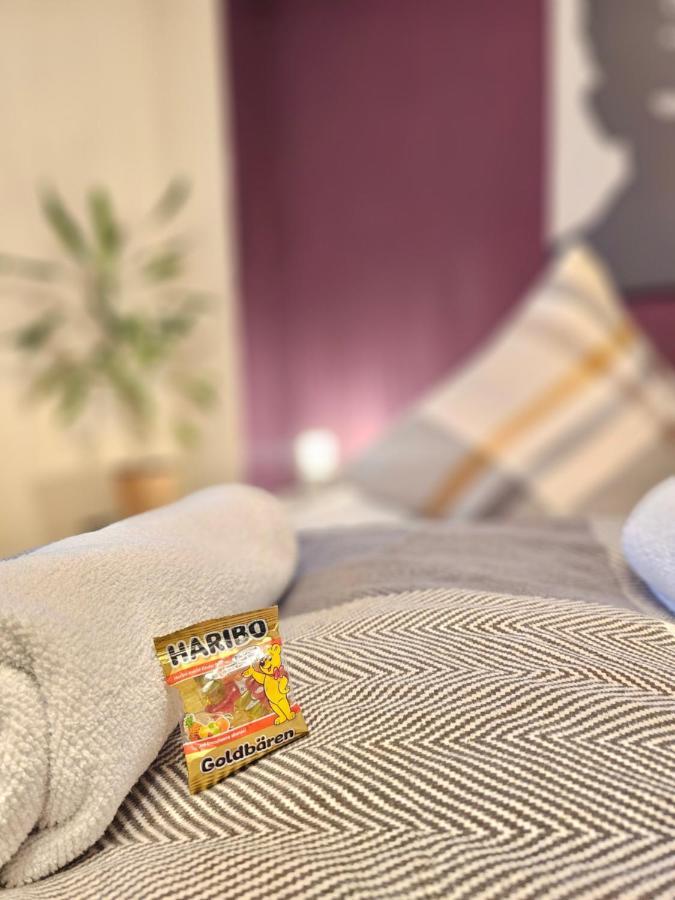 Doppelzimmer 1 I Geteiltes Bad & Kueche I Mit Dem Nur 4 Min Bis Zum Hauptbahnhof Homestay *