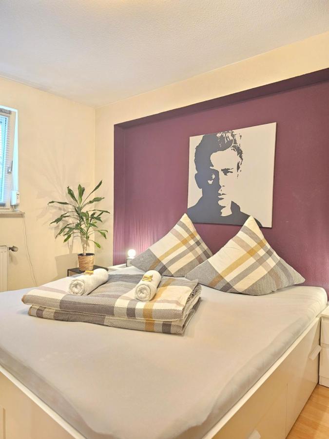 Homestay Doppelzimmer 1 I Geteiltes Bad & Kueche I Mit Dem Nur 4 Min Bis Zum Hauptbahnhof *