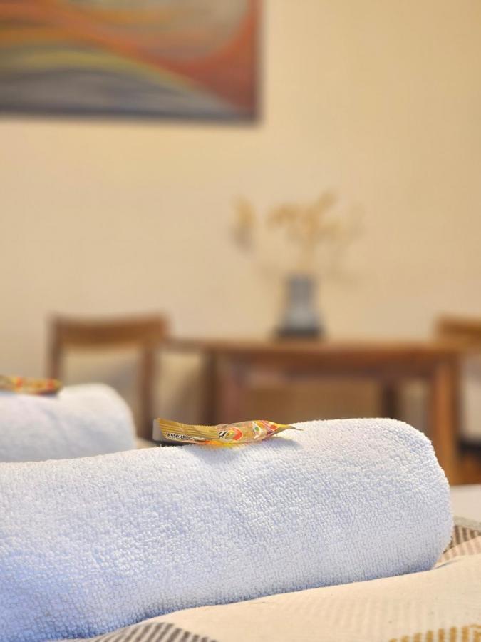 Doppelzimmer 1 I Geteiltes Bad & Kueche I Mit Dem Nur 4 Min Bis Zum Hauptbahnhof Privatunterkunft *