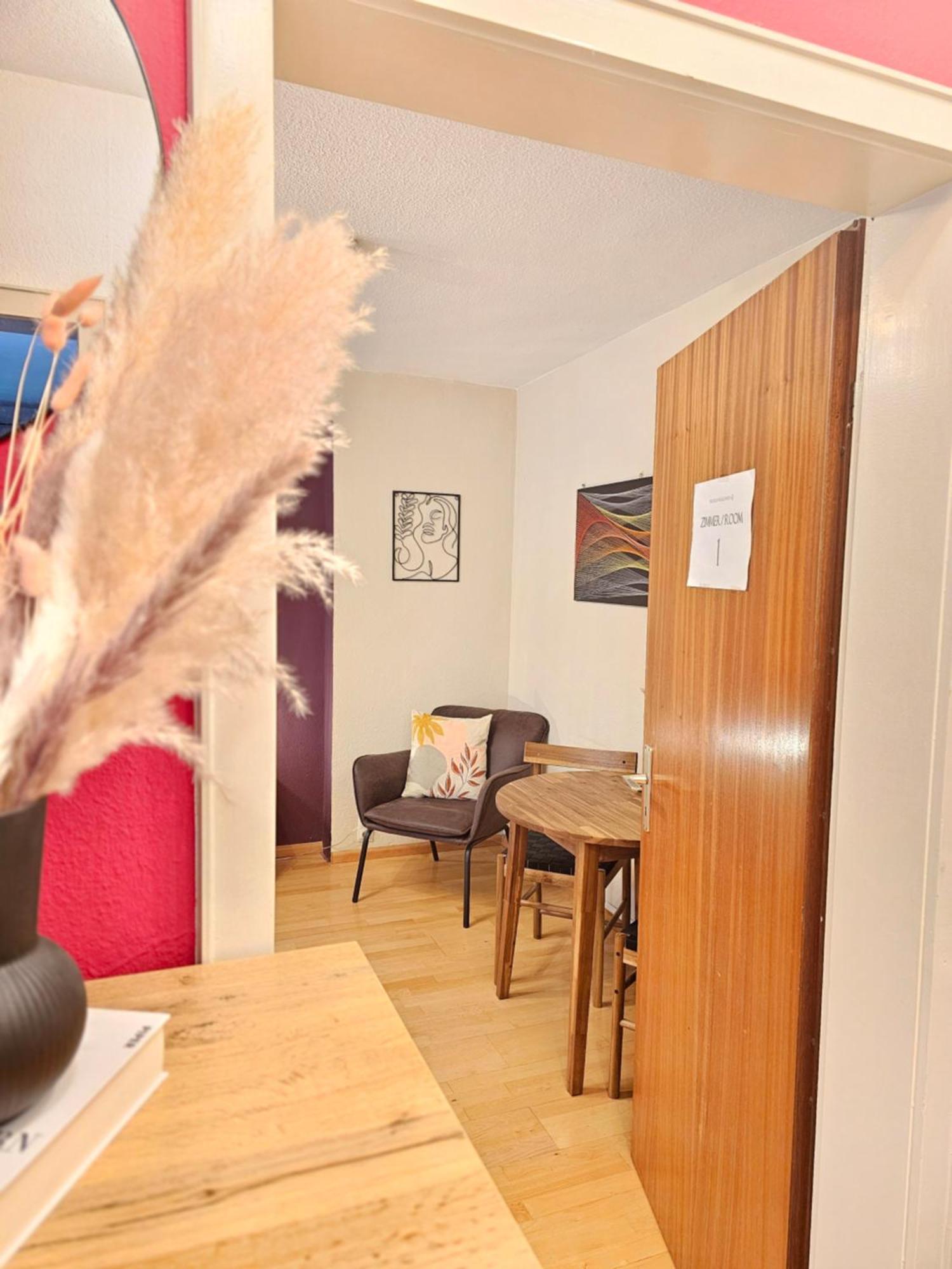 Homestay Doppelzimmer 1 I Geteiltes Bad & Kueche I Mit Dem Nur 4 Min Bis Zum Hauptbahnhof *